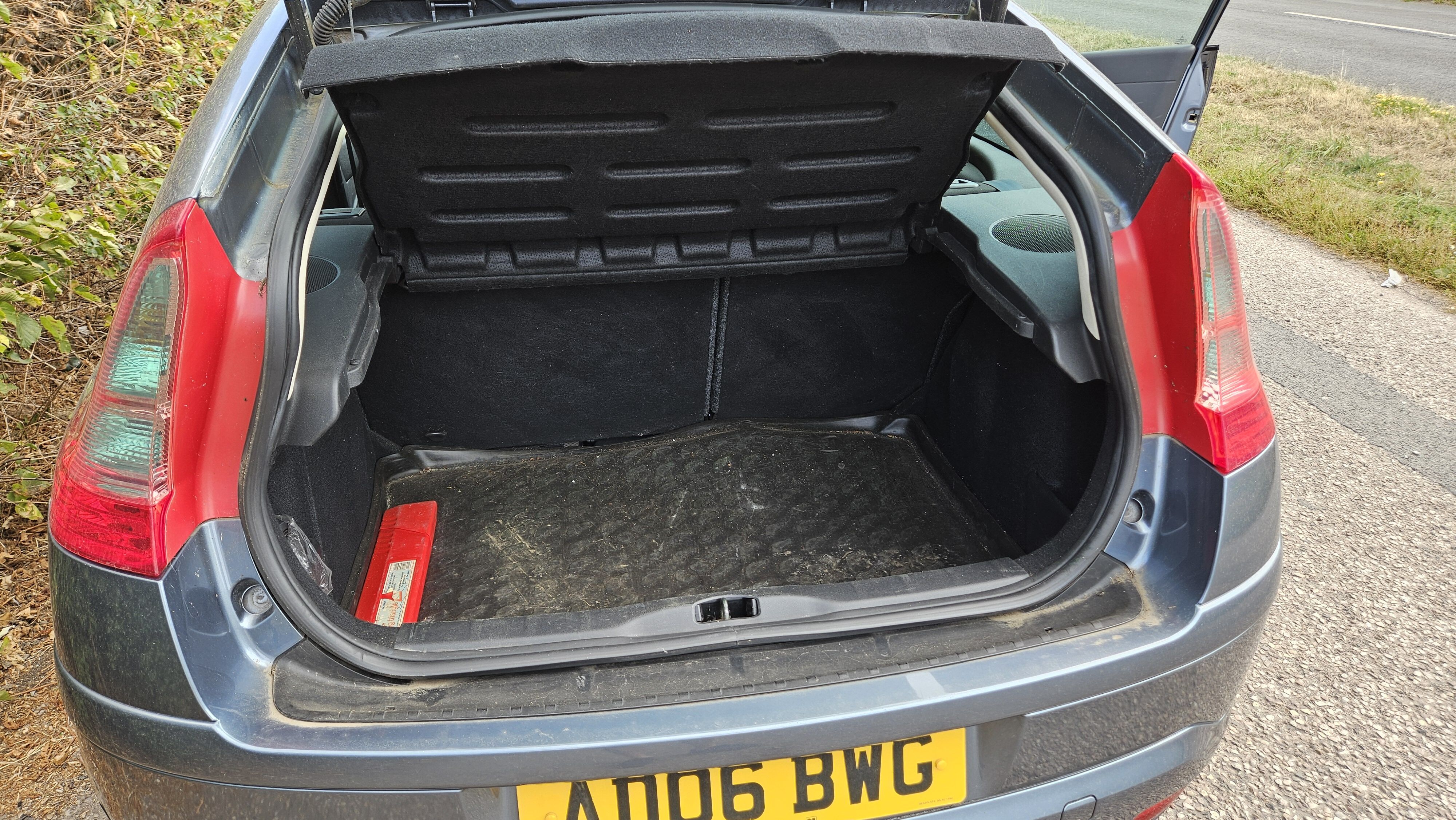 Car Photo 6