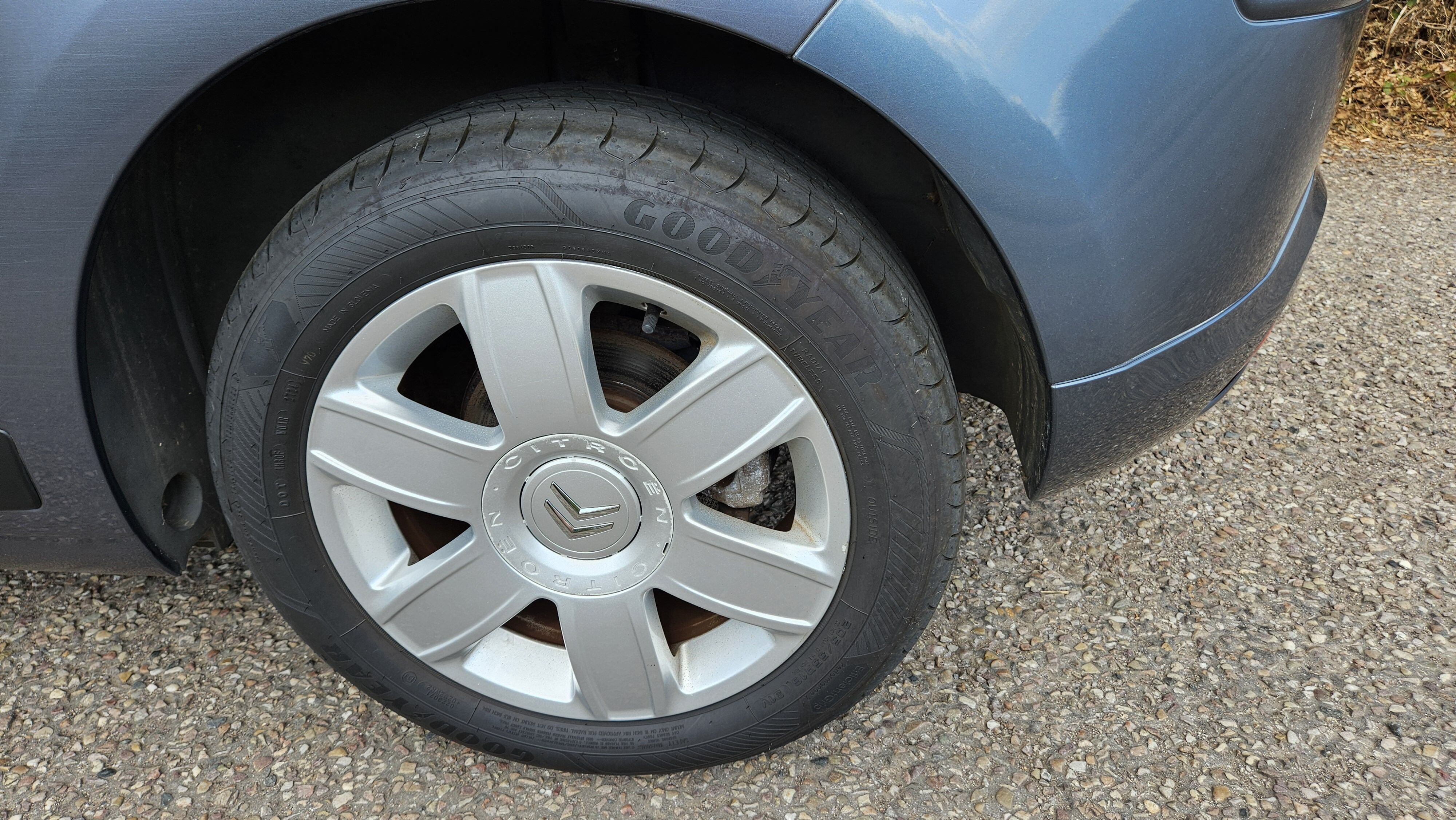 Car Photo 10