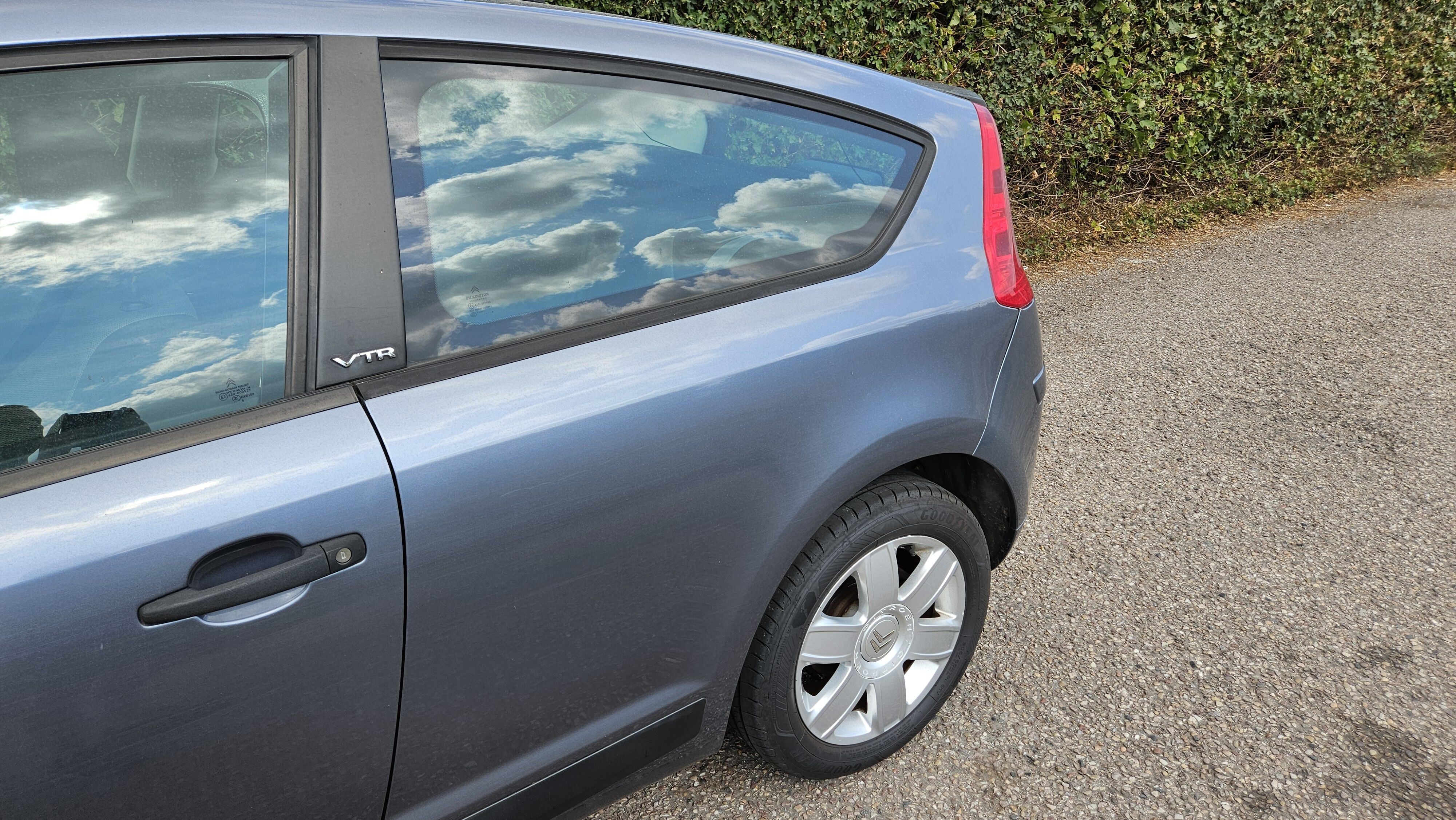 Car Photo 13