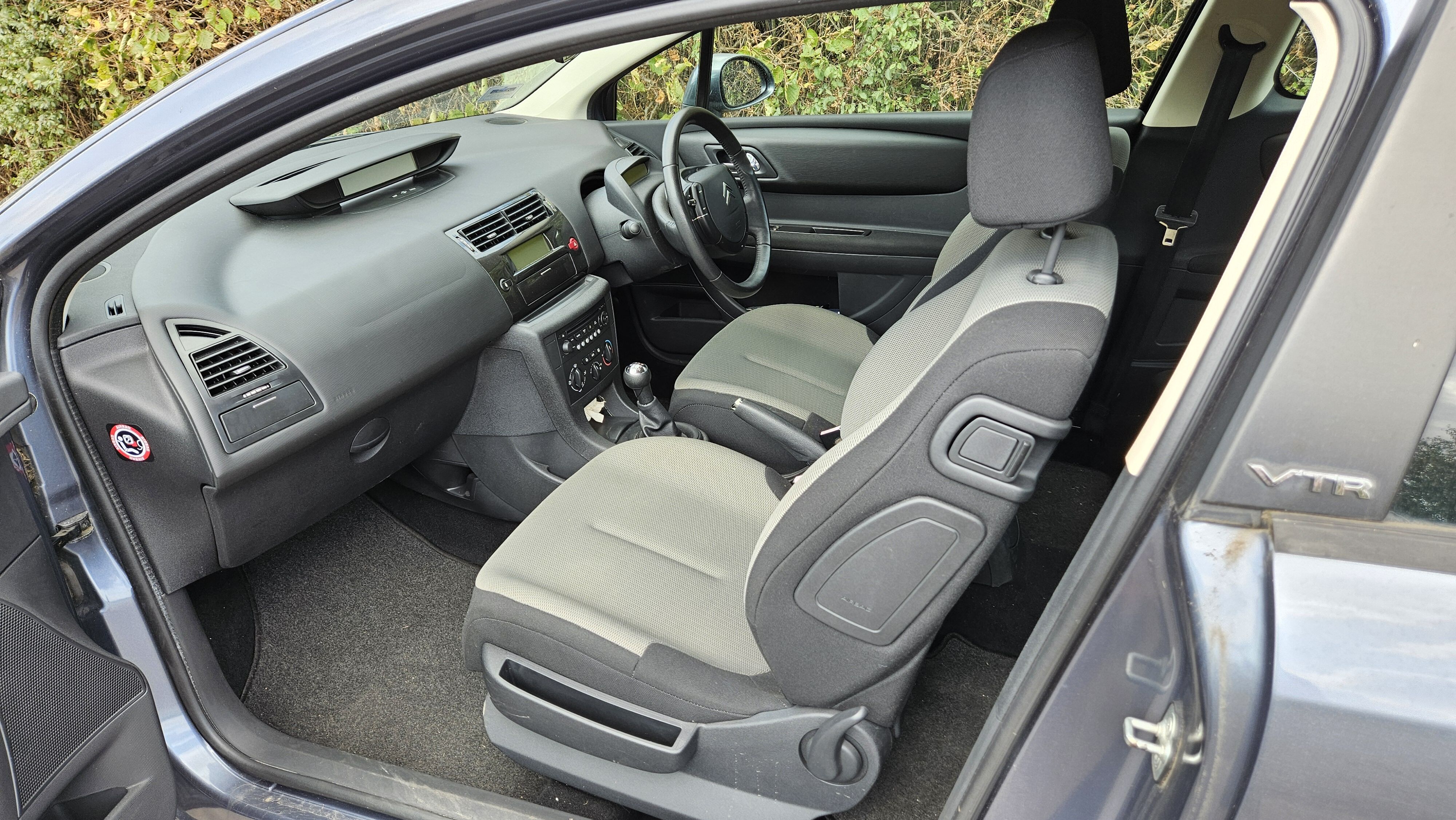 Car Photo 15