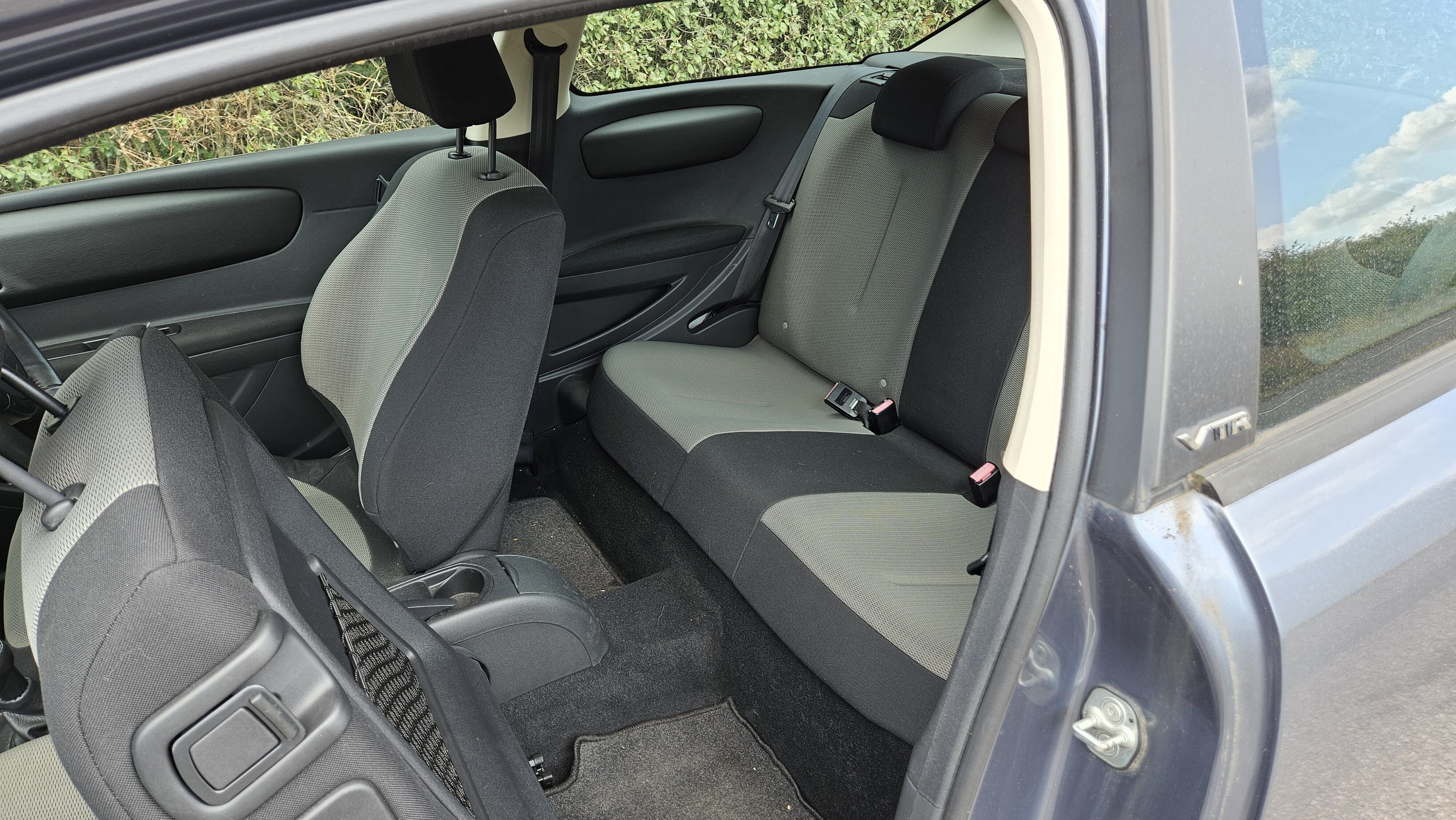 Car Photo 16